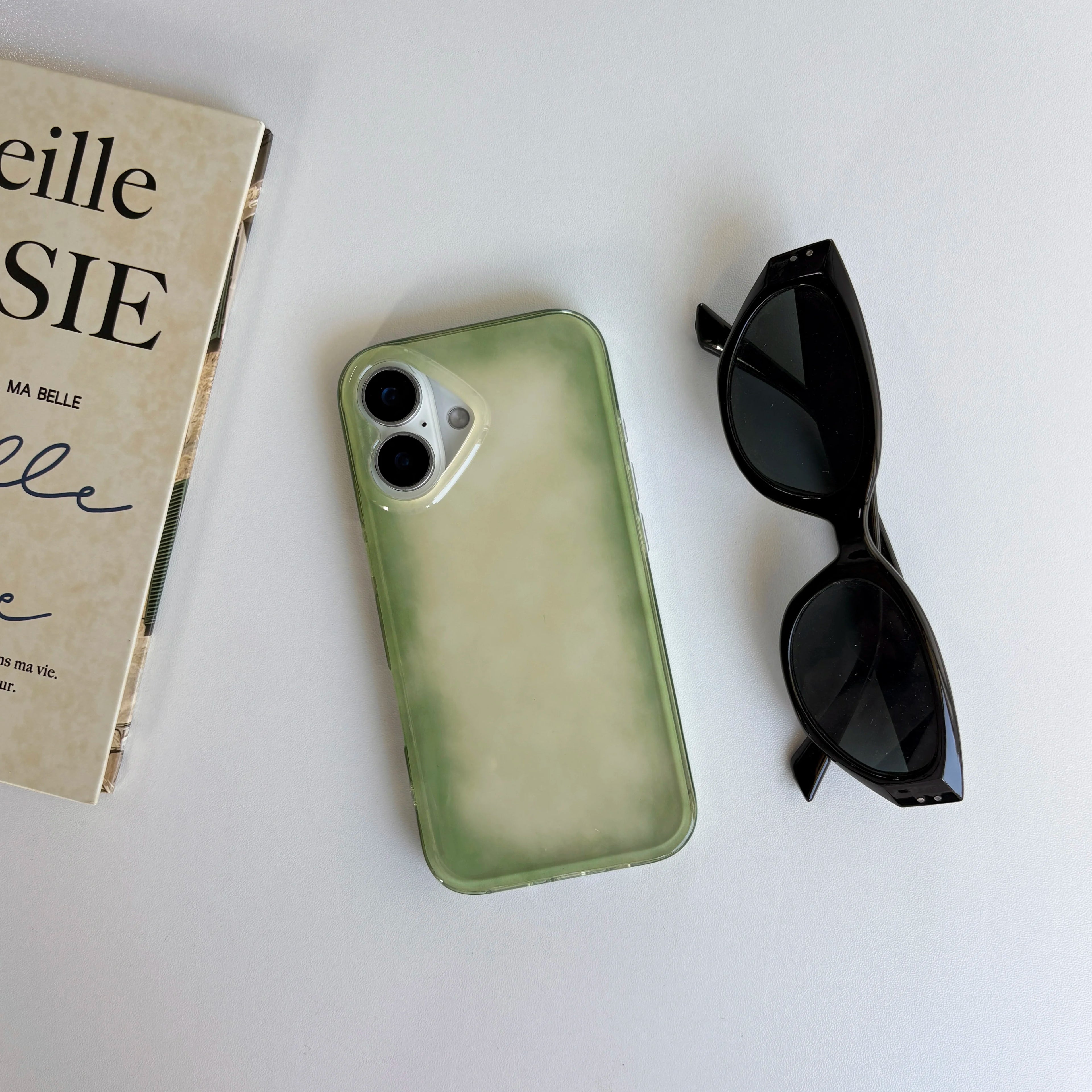 Fashion Chic Fresh Emerald Green Color Smudging Color Contrast Glossy Phone Case Cover for iPhone 13 14 15 16 17 Pro Max